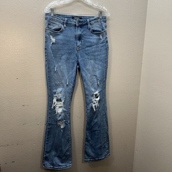 Judy Blue Flare Leg Jeans Women's Size 11/30 High Waist Medium Wash Denim - Picture 1 of 12